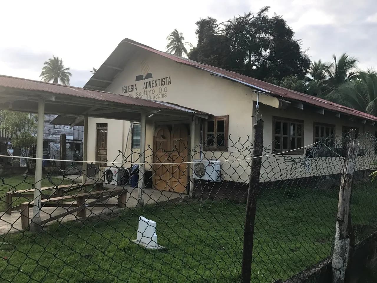 Iglesia adventista en Bocas del Toro, Panamá